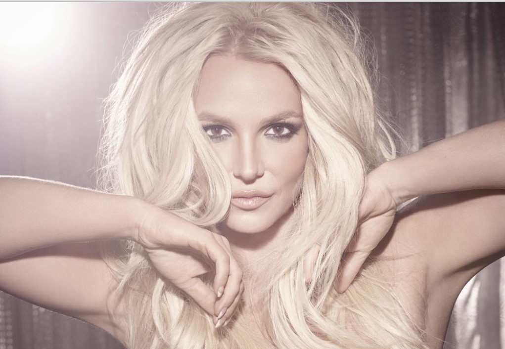 ¡En top y mini short! así de sexy se ejercita Britney Spears