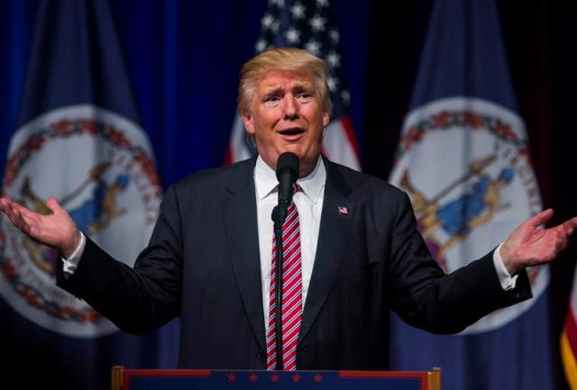  El candidato republicano presidencial estadounidense Donald Trump durante un acto electoral celebrado en el Instituto de Briar Woods en Ashburn, Virginia, Estados Unidos. Foto: EFE