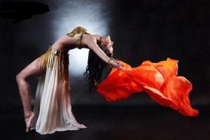 (VIDEO) Descubre los beneficios y otros secretos de la Danza Árabe