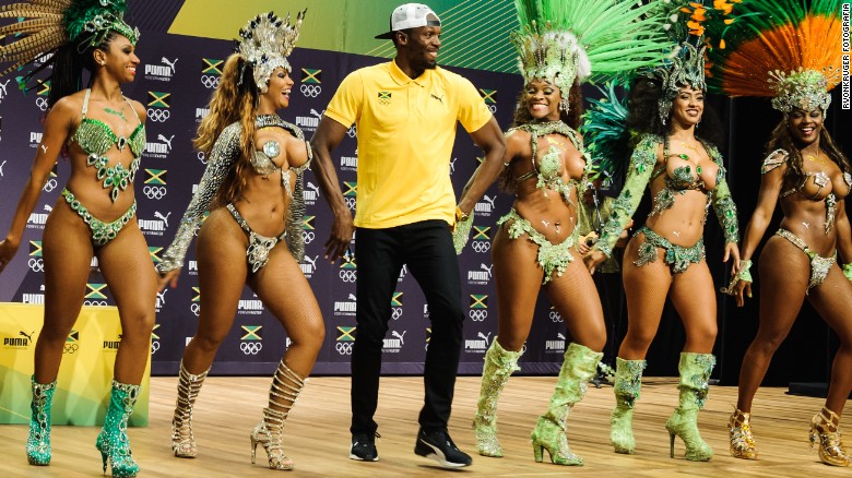 Divulgan más fotos de Usain Bolt montándole los “cuernos” a su novia en Río