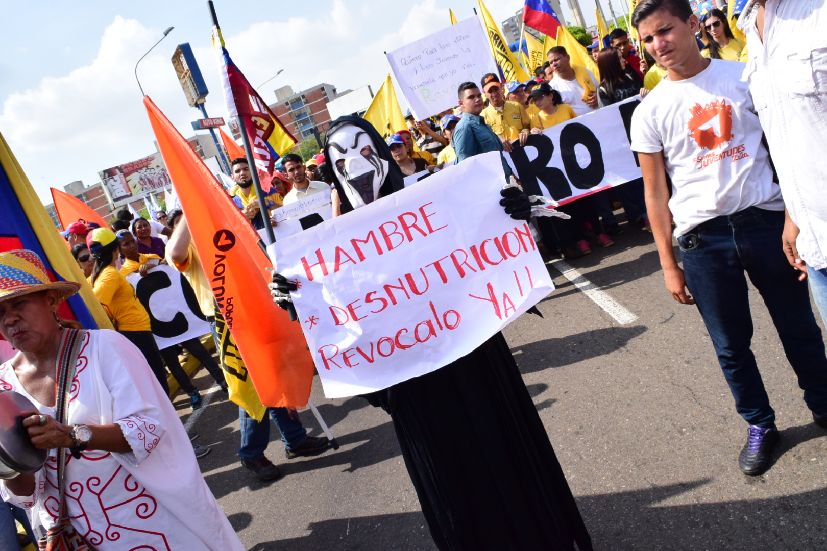 Así transcurre la marcha hacia el CNE en el Zulia