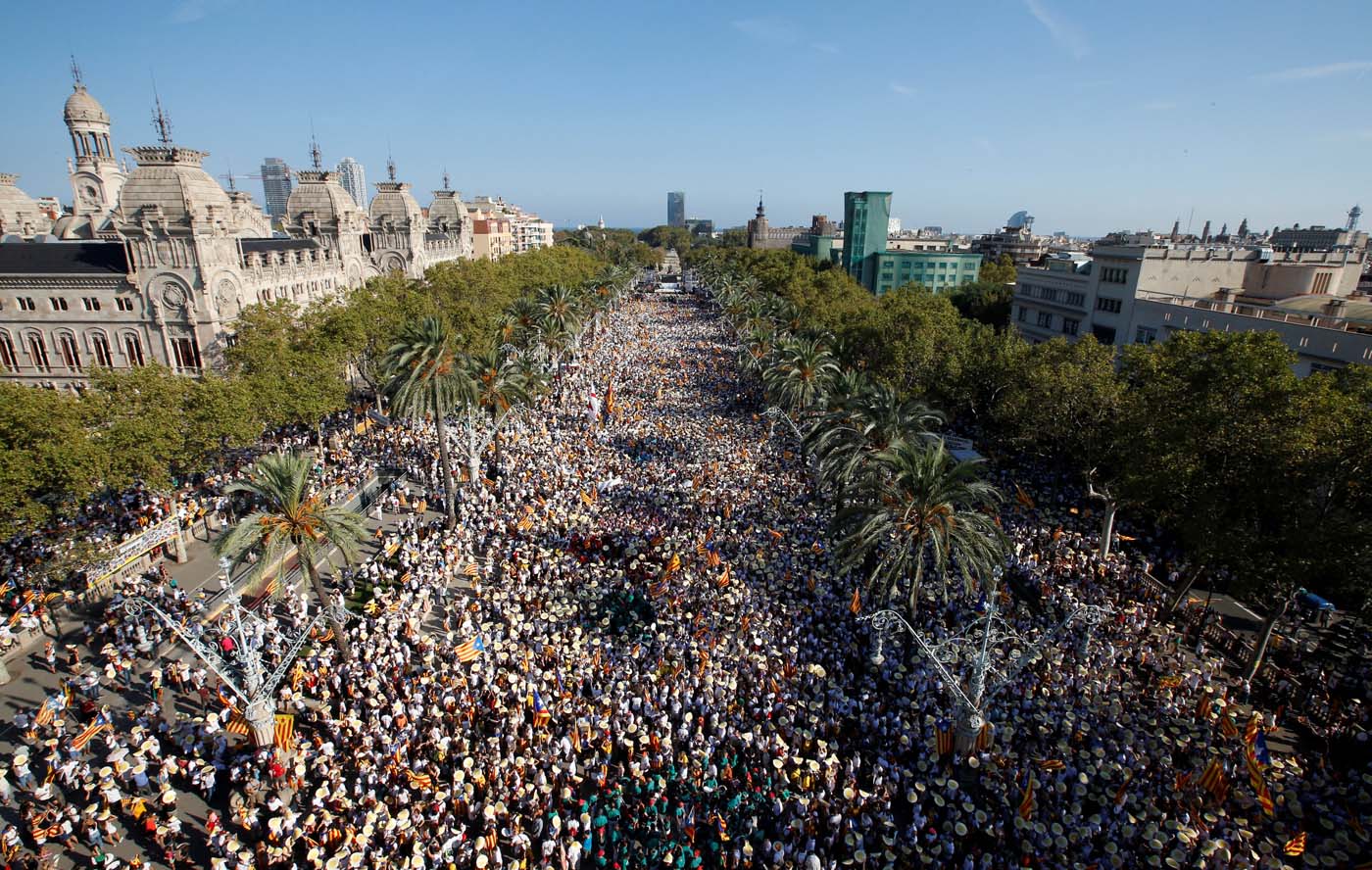 Grandes manifestaciones en Cataluña para impulsar la secesión de España (fotos)