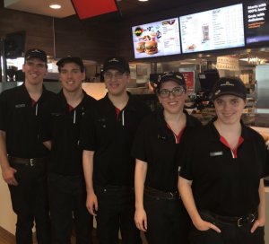 Quintillizos trabajan en el mismo McDonald’s (foto)