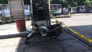 Abatido roba moto en La Urbina tras enfrentar a Polisucre