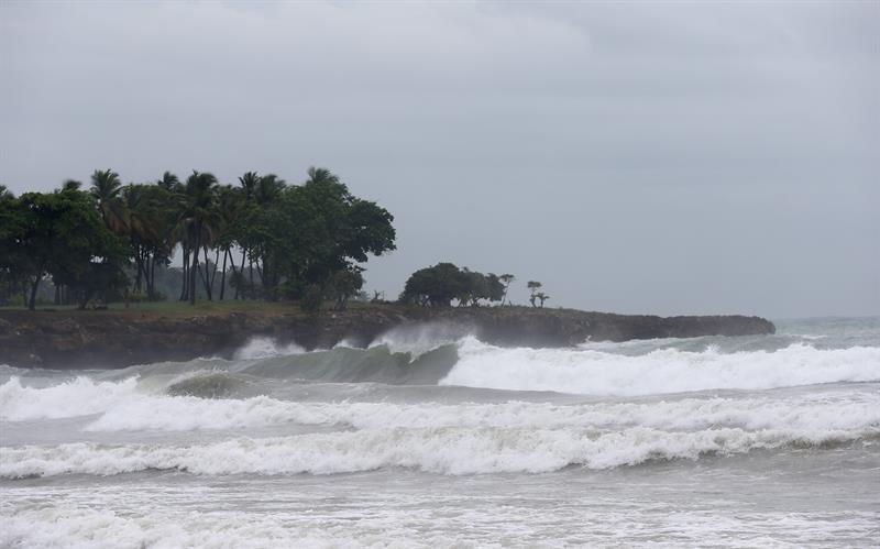 Cancelan seis vuelos entre República Dominicana y Venezuela debido al huracán Matthew