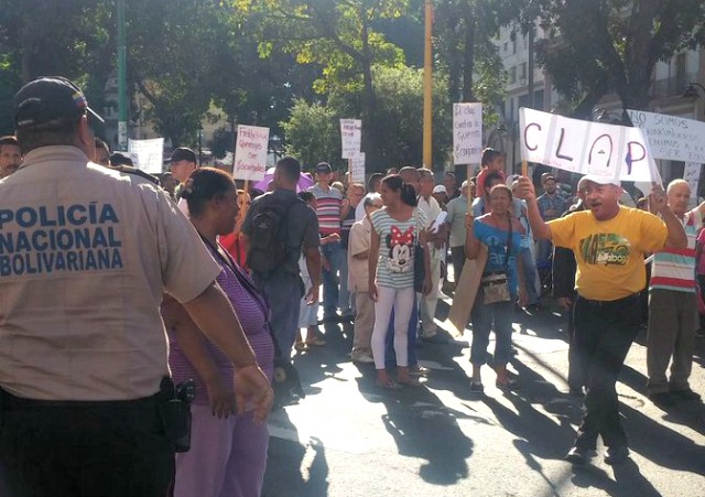 Protesta en la Av. San Martín a la altura de Capuchinos #4Oct