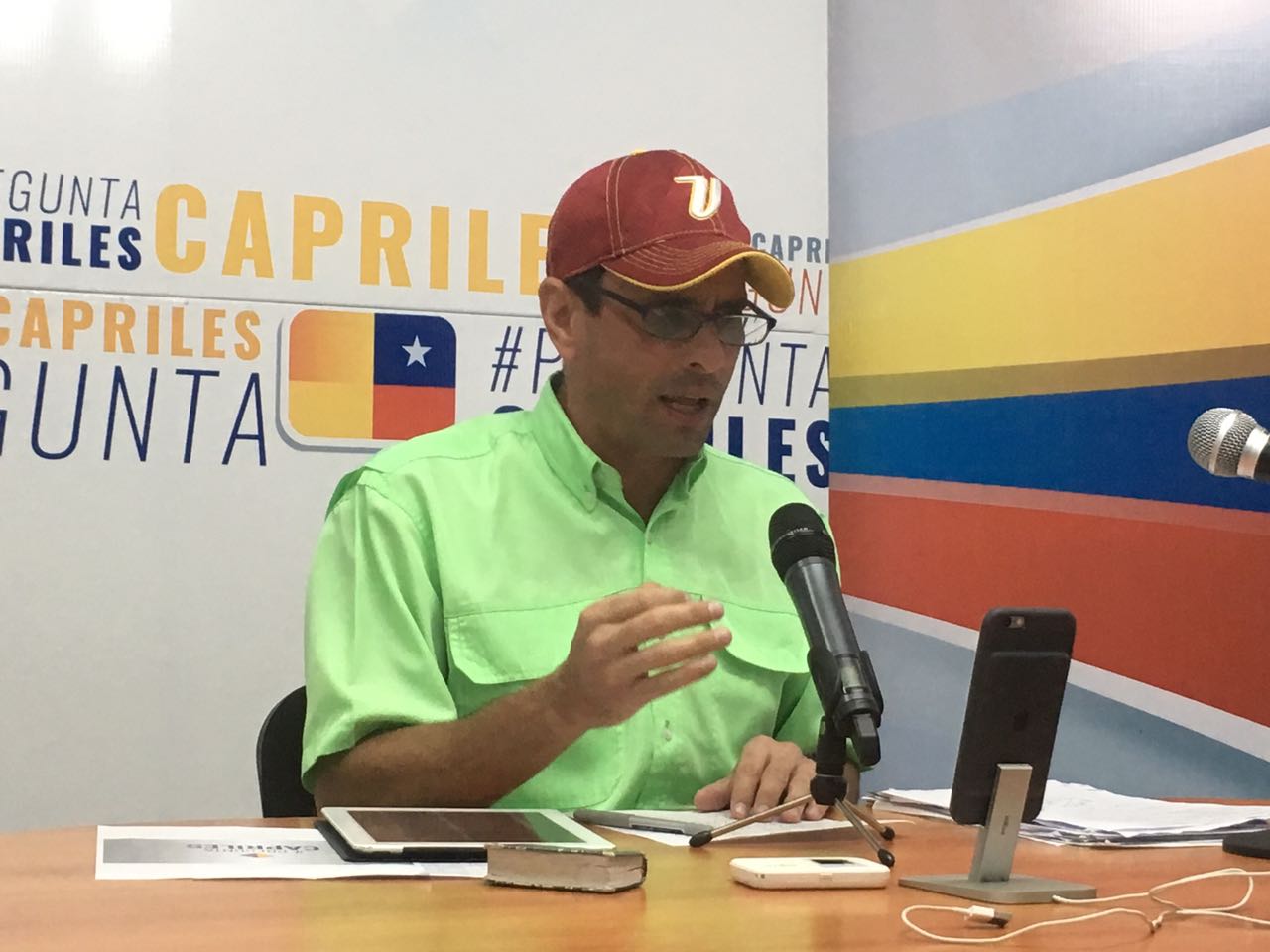 Capriles espera que Nobel de Santos ayude a lograr paz definitiva en Colombia