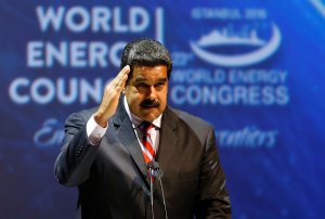 Maduro dice en Estambul que precios del petróleo deberían ser más justos y más realistas