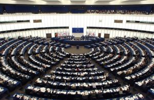 Eurodiputados vuelven a pedir el relevo del embajador europeo en Cuba al negarse a calificar al régimen como una dictadura