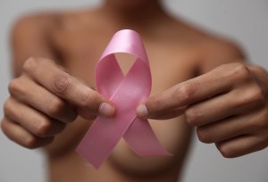 Logran controlar cáncer de mama privando las células cancerosas de nutrientes