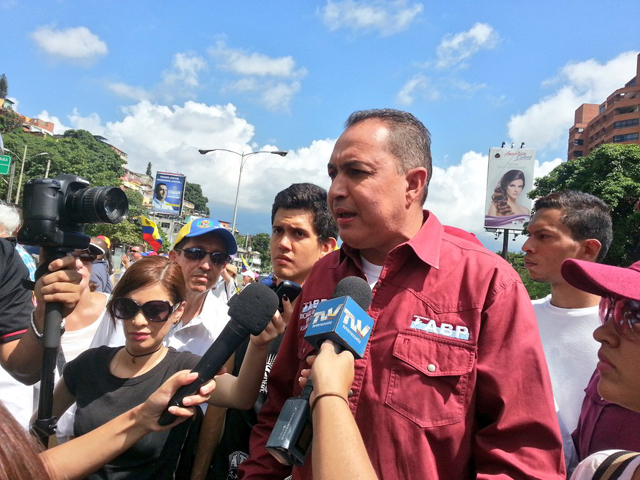 Richard Blanco desmiente a Diosdado Cabello: No he comprado un apartamento en Altamira