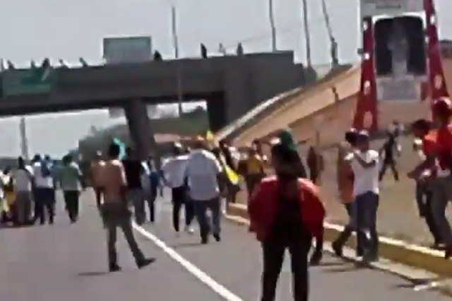 En Video: Así reprimen los colectivos chavistas a los manifestantes en Maracaibo