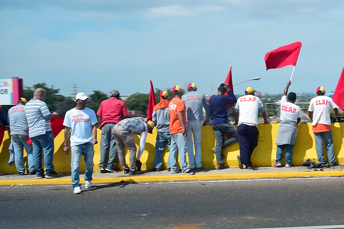 EN FOTOS: Momento en el que fueron emboscados los manifestantes en Maracaibo