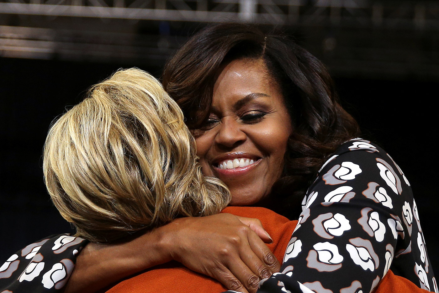 Michelle Obama se deshace en elogios a Clinton en primer acto de campaña conjunto