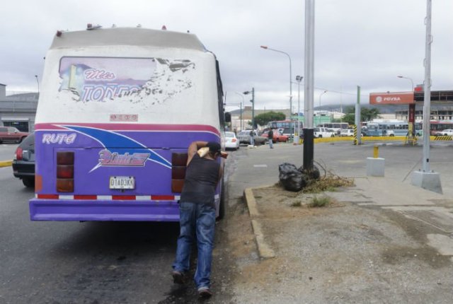 Foto: Se acentúan colas para surtir gasolina en Barquisimeto / El Impulso