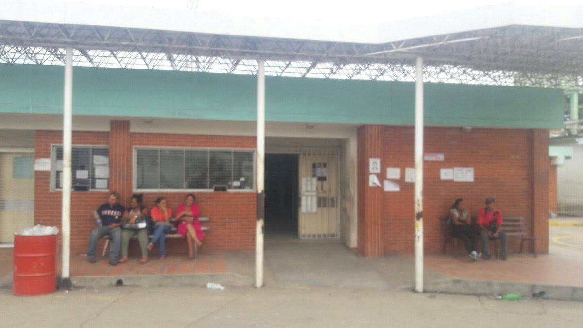 Alerta sanitaria por colapso de aguas servidas en el hospital de Guacara