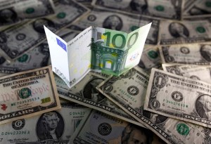 El dólar registra leve ganancia ante el euro