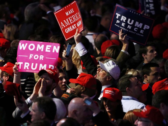 Seguidores de Trump celebran el triunfo REUTERS/Jonathan Ernst