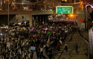 Miles de personas protestan por triunfo de Trump (fotos)