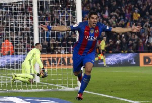 Luis Suárez renueva su contrato con el Barcelona hasta 2021