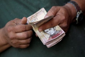 El Colombiano: Retiro de billetes y cierre de frontera presagia nuevo caos en Venezuela