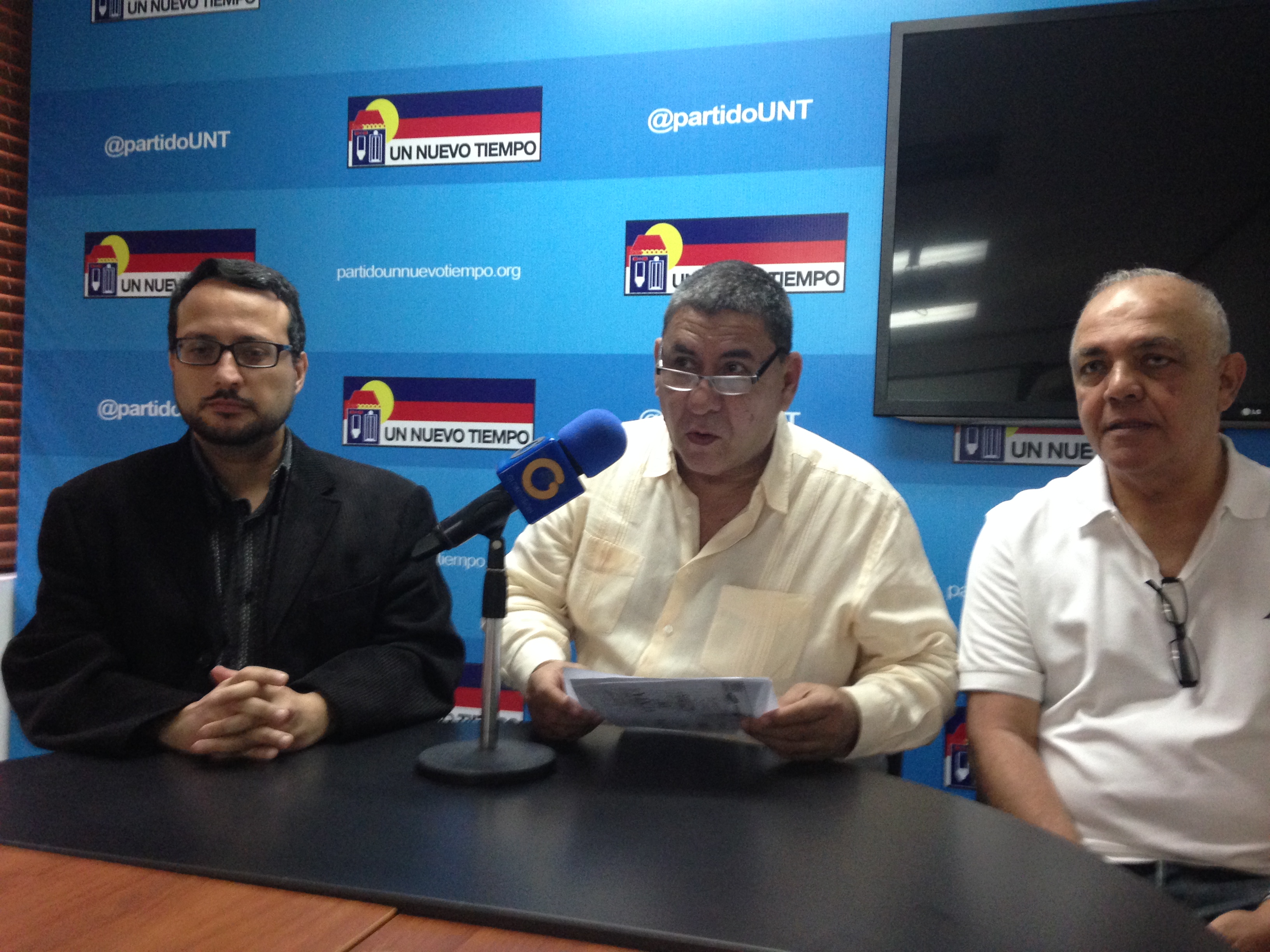 UNT exige destitución de Merentes y extender la recepción de billetes de 100 bolívares