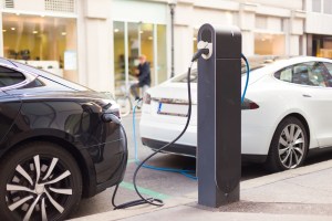 Bloomberg: La amenaza de los vehículos eléctricos al mercado petrolero