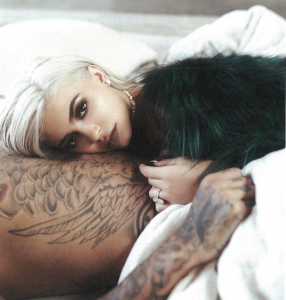 Kylie Jenner y Tyga estrenan video “mojaditos” y con poca ropa (Video)