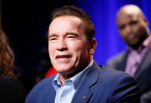 Schwarzenegger estable tras cirugía cardíaca de urgencia
