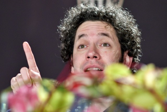 Venezulean conductor Gustavo Dudamel attends a press conference in Vienna, Austria, on December 29, 2016. Dudamel will conduct the traditional New Year Concert with the Vienna Philharmonic Orchestra at the Vienna Musikverein on January 1, 2017. / AFP PHOTO / APA / HERBERT NEUBAUER / Austria OUT