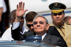 Raúl Castro se va sin resolver nada