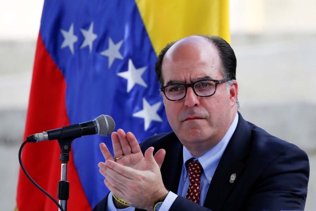 Julio Borges, President of the National Assembly and deputy of the Venezuelan coalition of opposition parties (MUD), attends a session of the National Assembly at the slum of Petare in Caracas, Venezuela January 26, 2017. REUTERS/Carlos Garcia Rawlins