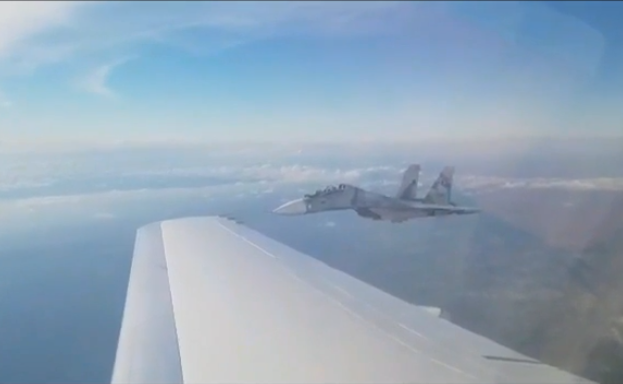 Aviones de guerra venezolanos acosan en el aire a aeronaves privadas (video)