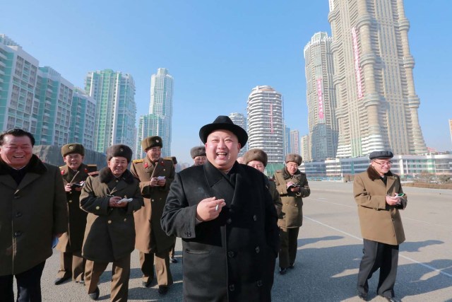 North Korean leader Kim Jong Un inspects the construction site of Ryomyong Street, in this undated photo released by North Korea's Korean Central News Agency (KCNA) on January 26, 2017. KCNA via REUTERS ATTENTION EDITORS - THIS PICTURE WAS PROVIDED BY A THIRD PARTY. REUTERS IS UNABLE TO INDEPENDENTLY VERIFY THIS IMAGE. FOR EDITORIAL USE ONLY. NO THIRD PARTY SALES. SOUTH KOREA OUT.