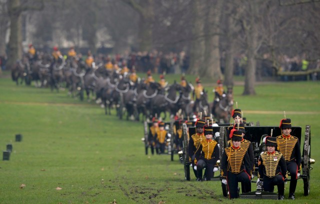 The King's Troop Royal Horse Artillery take part in a ceremony to fire a 41-gun salute to mark the start of Queen Elizabeth's Blue Sapphire Jubilee year at Green Park in central London, Britain, February 6, 2017. REUTERS/Hannah McKay