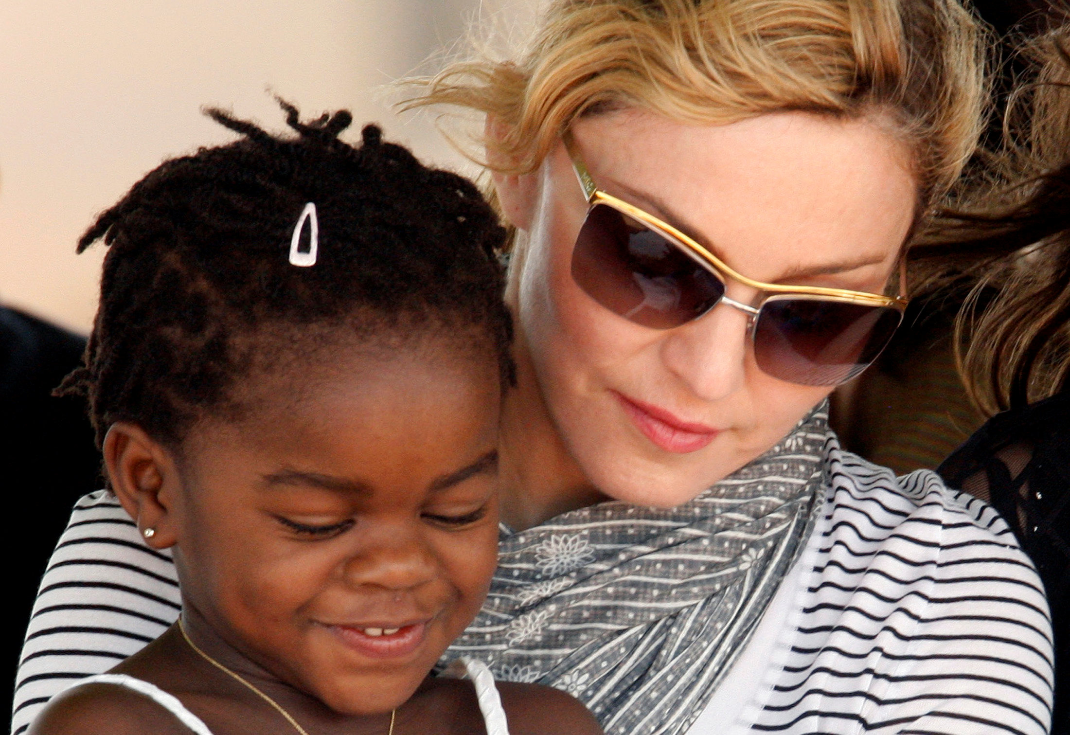 Madonna recibe autorización judicial para adoptar otros dos niños en Malaui