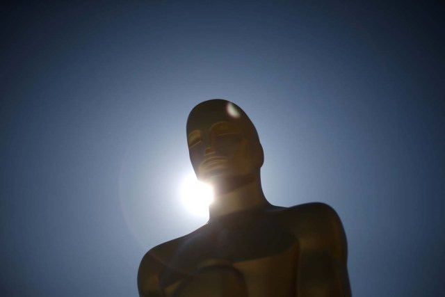 An Oscar statue is seen outside the Dolby Theatre as preparations continue for the 89th Academy Awards in Hollywood, Los Angeles, California, U.S. February 23, 2017. REUTERS/Lucy Nicholson