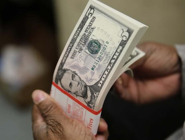 Dólares a la compra y venta / Foto Reuters