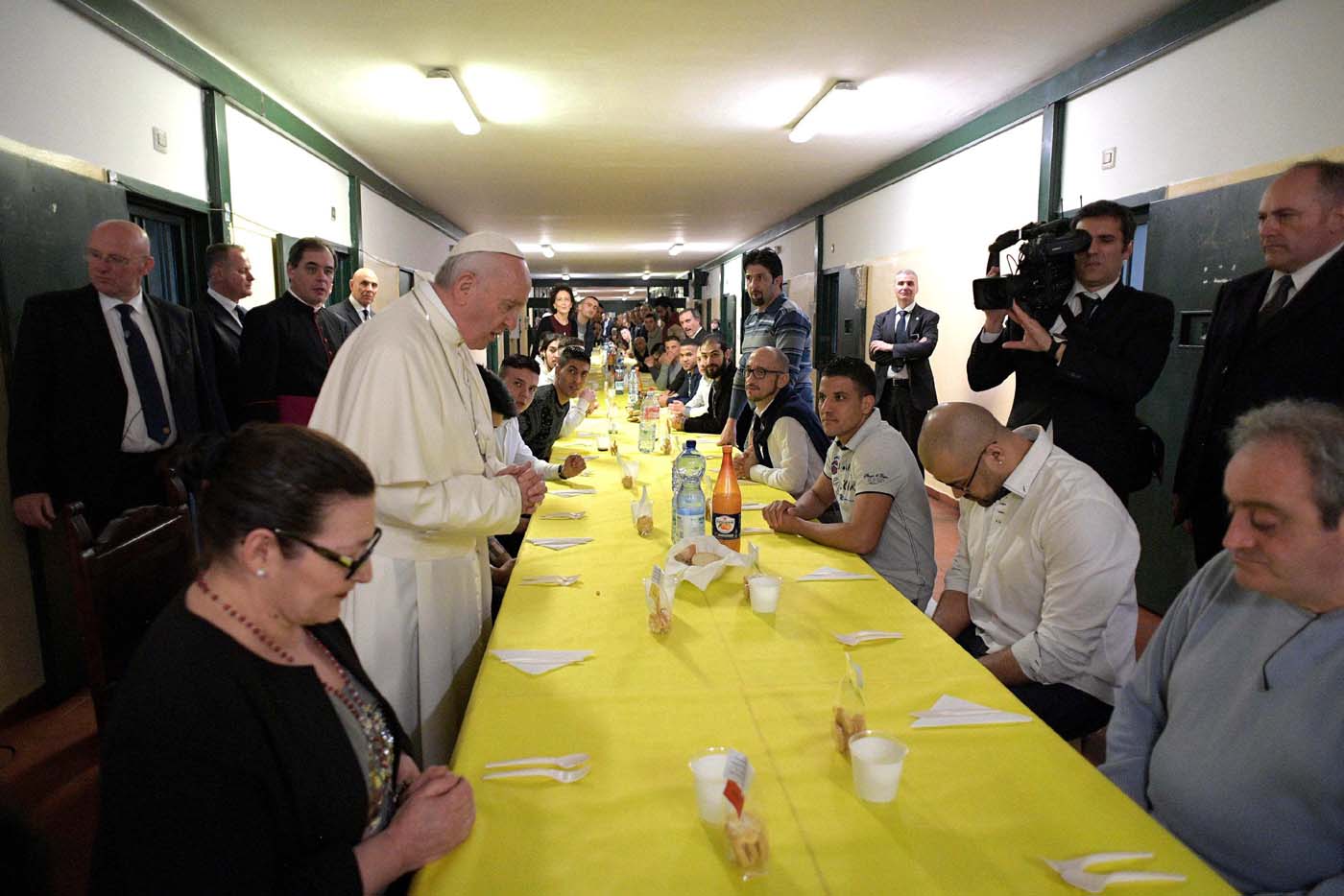 El Papa almorzó acompañado de reclusas latinas en una cárcel de Italia