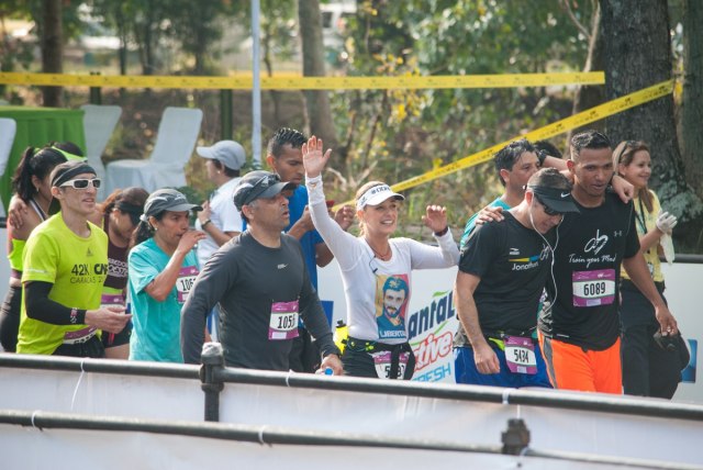 Foto: Lilian Tintori de López en el Maratón de la CAF / Nota de prensa