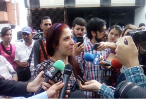 MP comisionó a fiscales para investigar agresión a periodista Elyangelica González