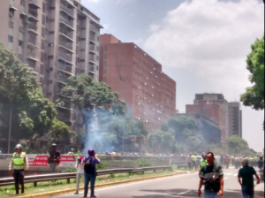 PNB lanzaron lacrimógenas a manifestantes en la avenida Libertador
