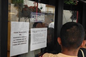 Proliferan vendedores informales de divisas mientras las casas de cambio siguen cerradas en Cúcuta