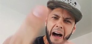 Le dicen ‘enchufado’ a este cantante venezolano y así se defiende