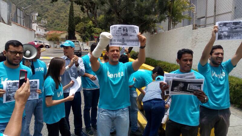 Protestan frente Conatel y canales de televisión por censurar a las protestas (fotos y videos)