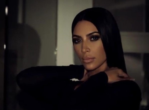 LA IMAGEN más DESAGRADABLE de las nalgas de Kim Kardashian en leggins y sin “Fotochos”