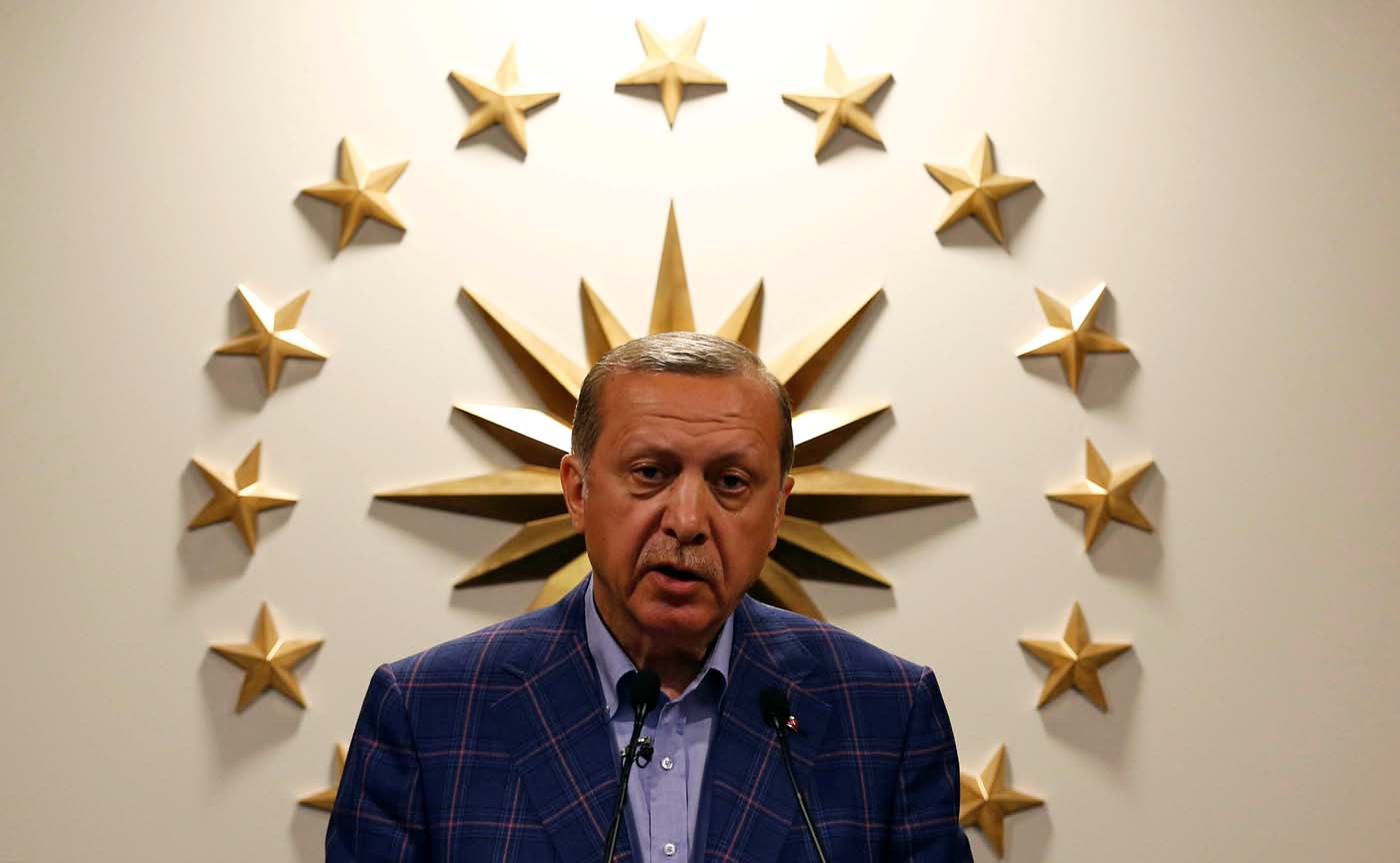 Erdogan adelanta las elecciones parlamentarias y presidenciales en Turquía