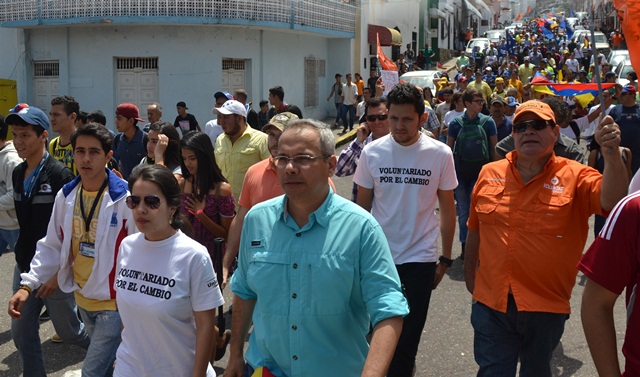 Miguel Ángel Rodríguez: No hay intriga ni amenaza que nos saque de las calles