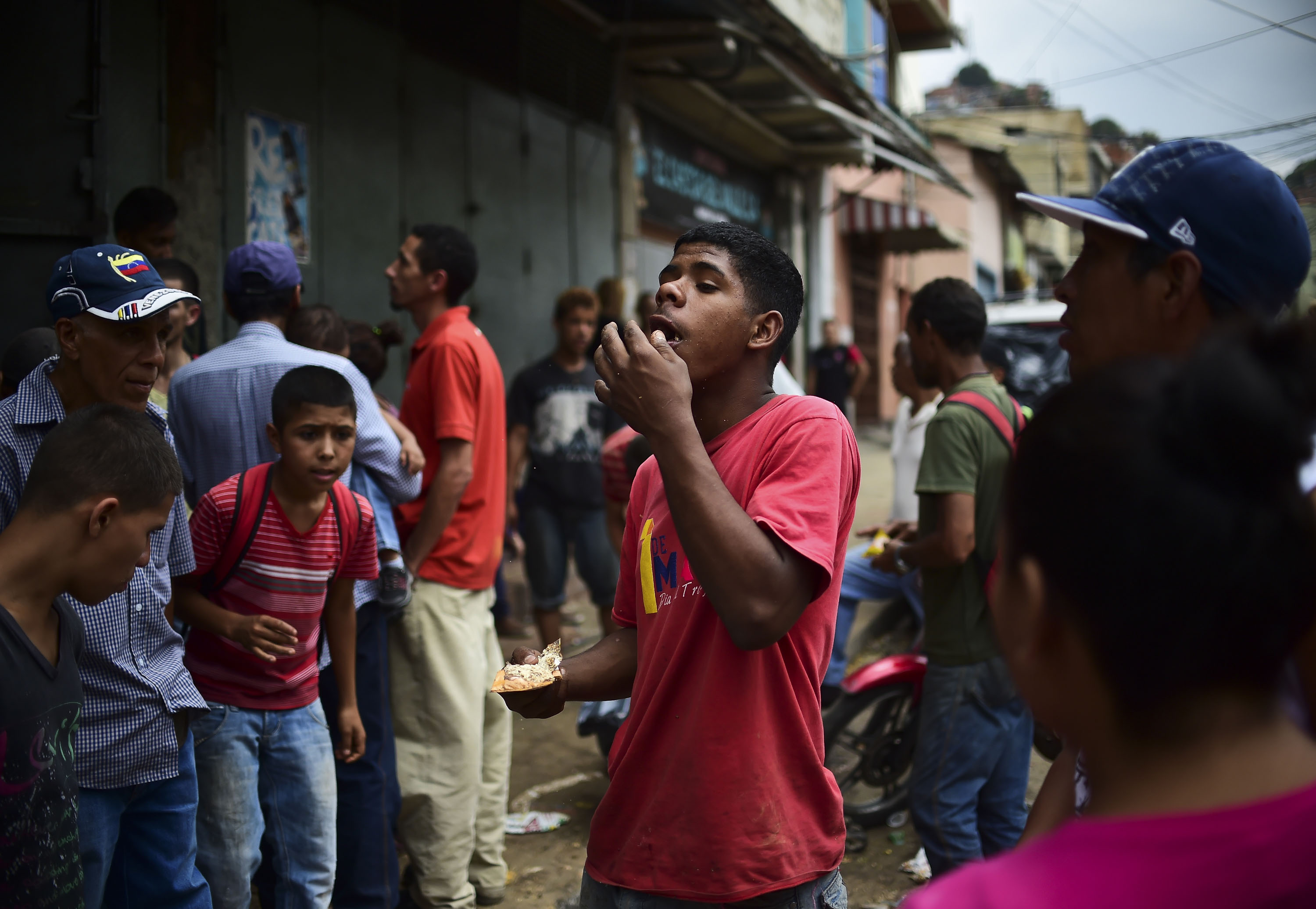 Muerte, saqueos, hambre: Crónica de una batalla campal en Venezuela