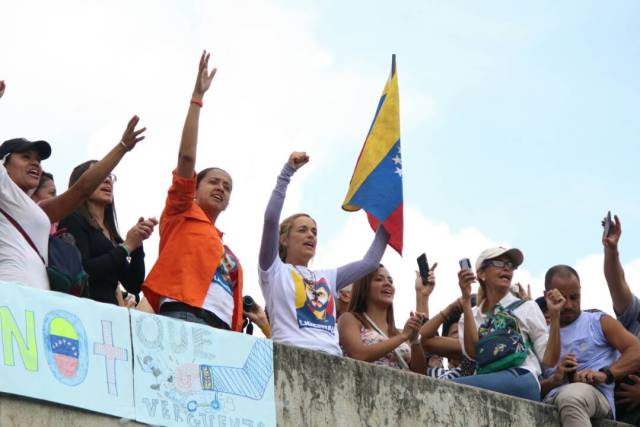 Lo mejor del plantón contra Nicolás en Caracas. Foto: Régulo Gómez / La Patilla